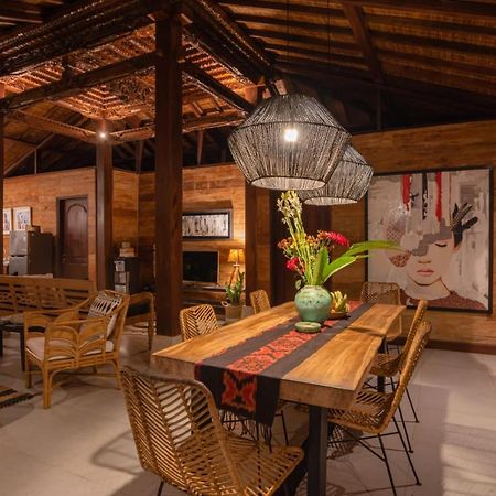 Villa Niyamas Ubud エクステリア 写真